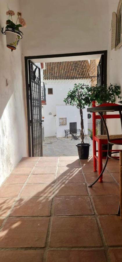 Cheerful One Bedroom Townhouse With Patio Archez Екстер'єр фото