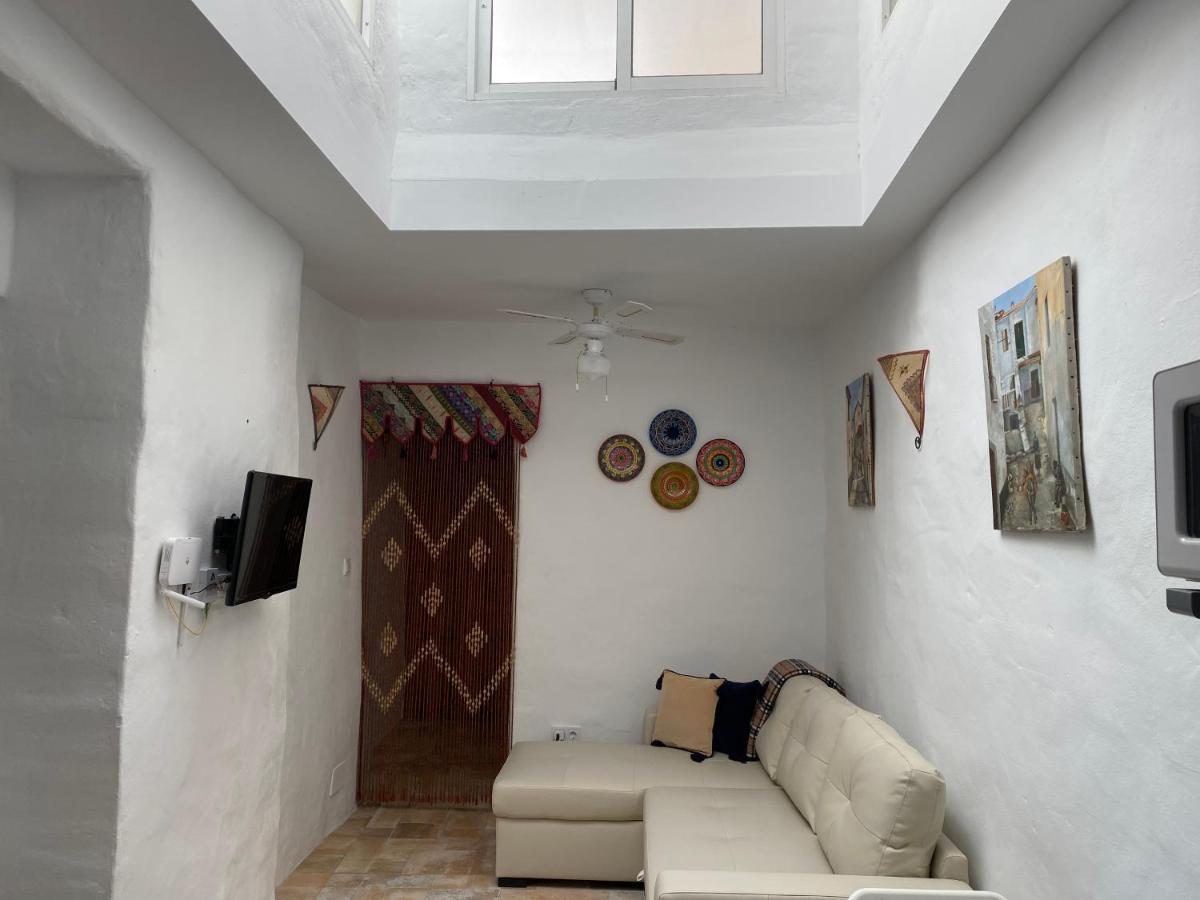 Cheerful One Bedroom Townhouse With Patio Archez Екстер'єр фото