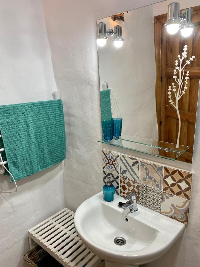 Cheerful One Bedroom Townhouse With Patio Archez Екстер'єр фото